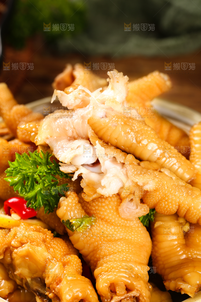 深底上的柠檬鸡爪