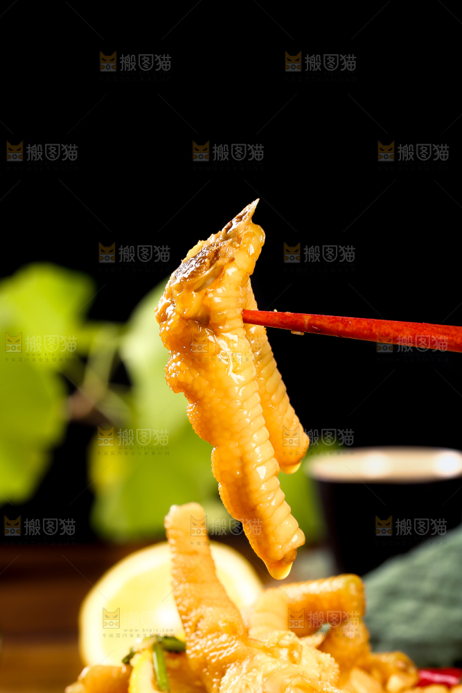 深底上的柠檬鸡爪