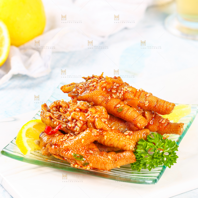 浅底上的香辣鸡爪
