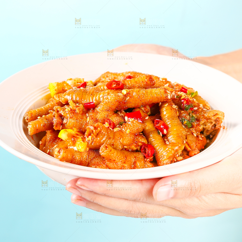 浅底上的香辣鸡爪