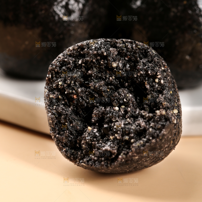 浅底上的芝麻丸