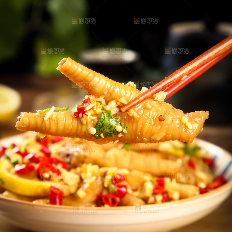 深底上的柠檬鸡爪