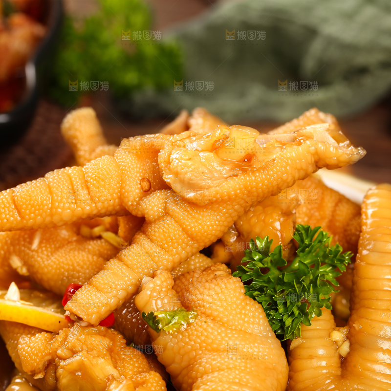 深底上的柠檬鸡爪