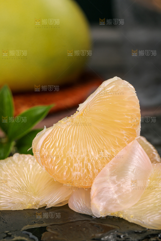 深底上的文旦柚