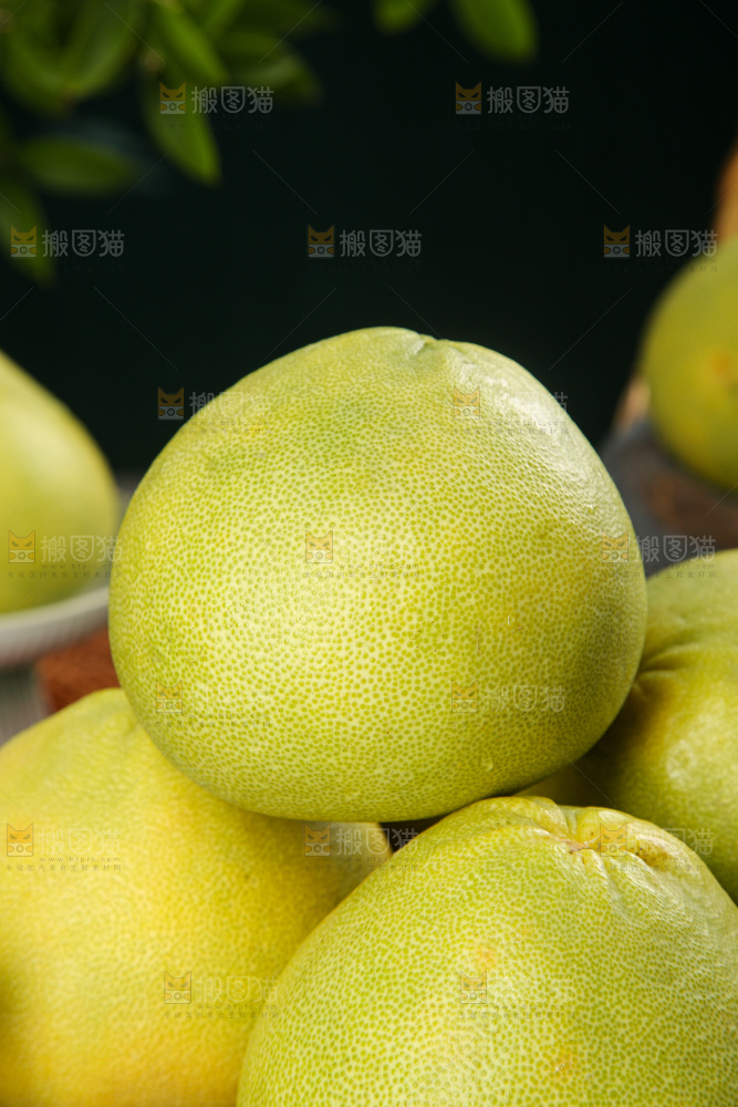 深底上的文旦柚