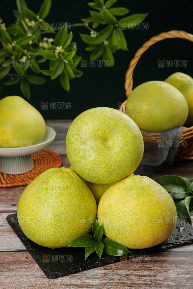 深底上的文旦柚