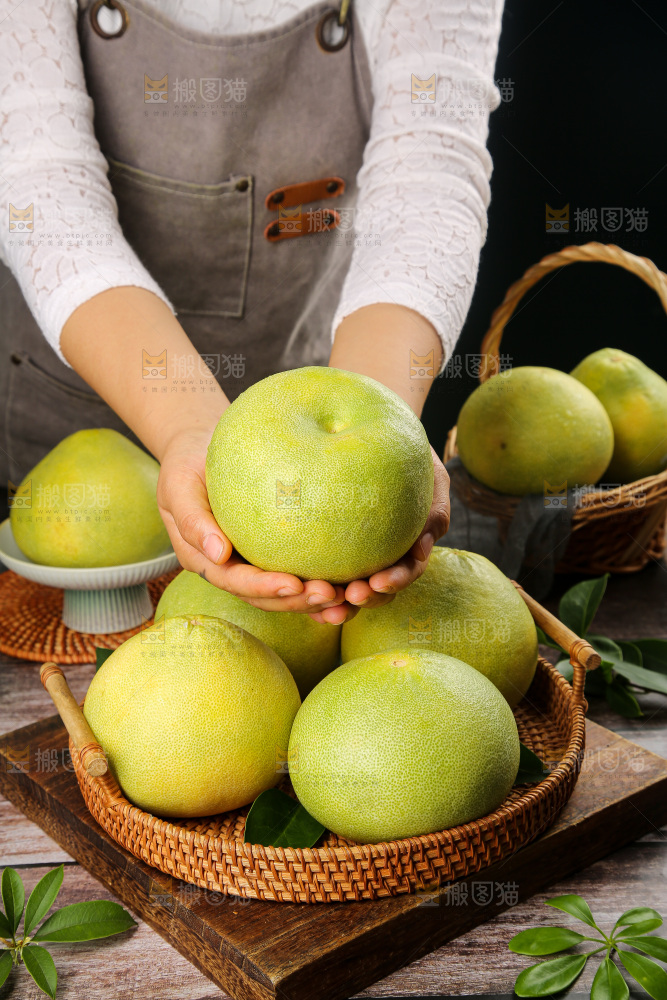 深底上的文旦柚
