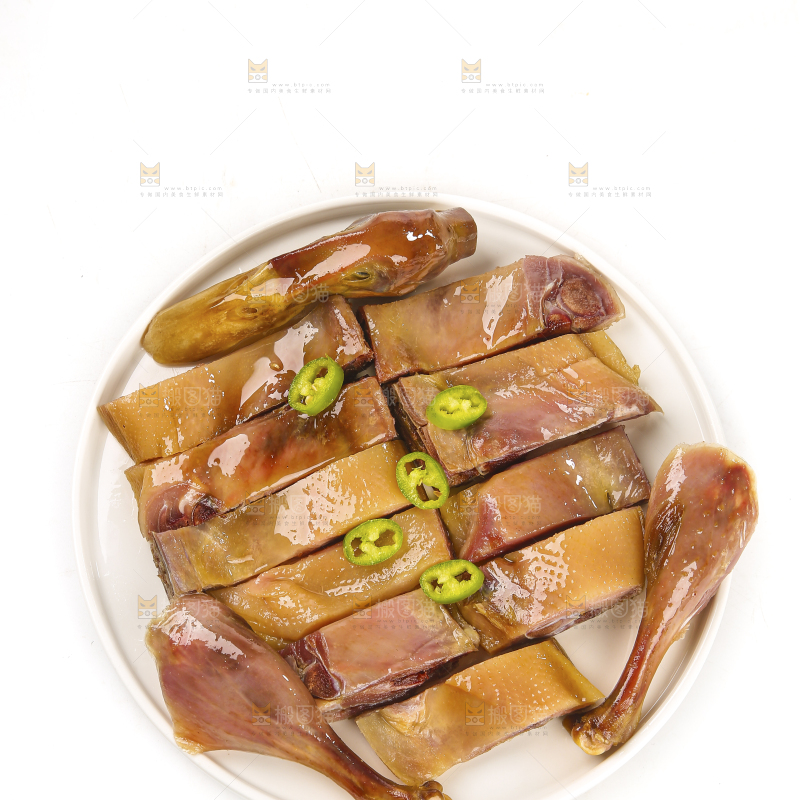 白底上的风干鸭