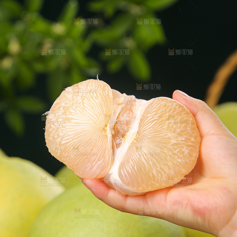 深底上的文旦柚