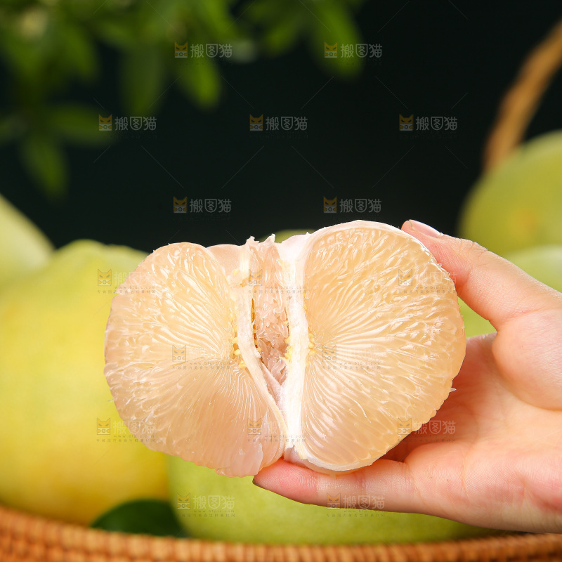 深底上的文旦柚