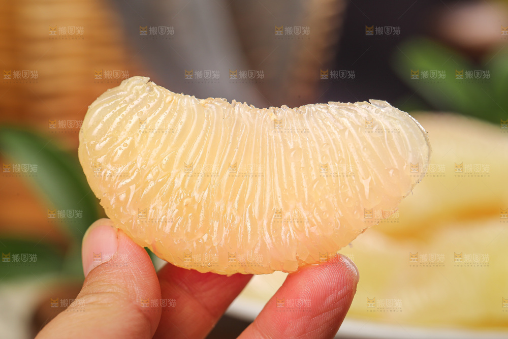 深底上的文旦柚
