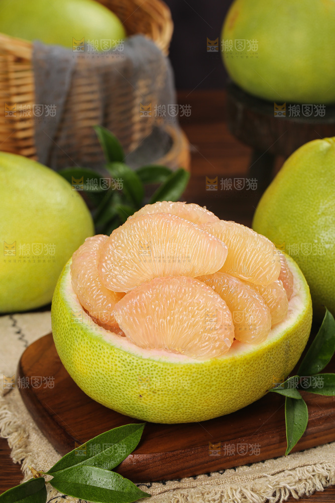深底上的文旦柚