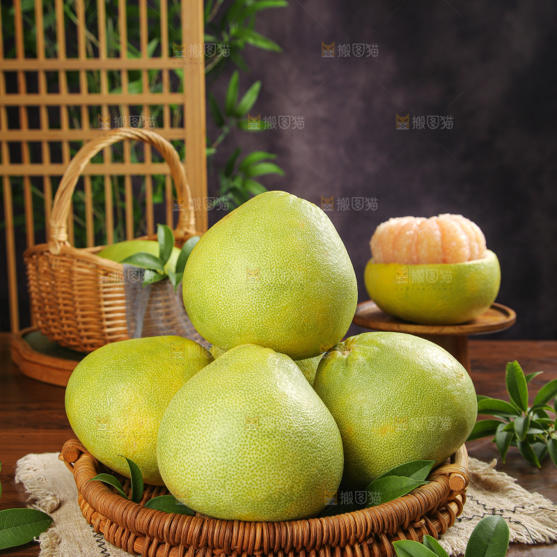 深底上的文旦柚