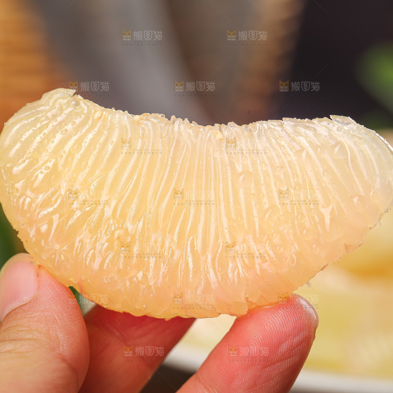 深底上的文旦柚