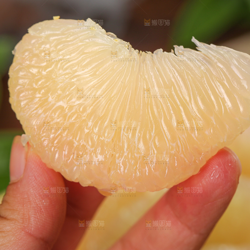 深底上的文旦柚