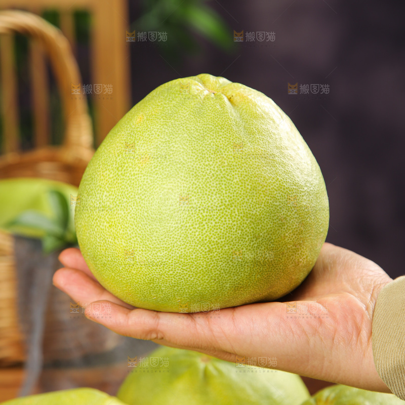 深底上的文旦柚