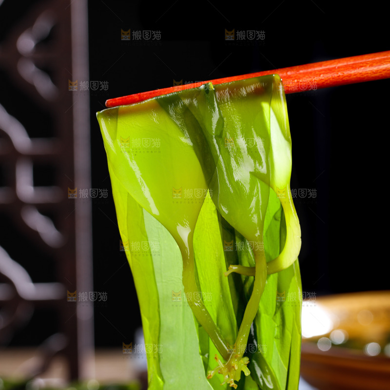 木底上的海带苗