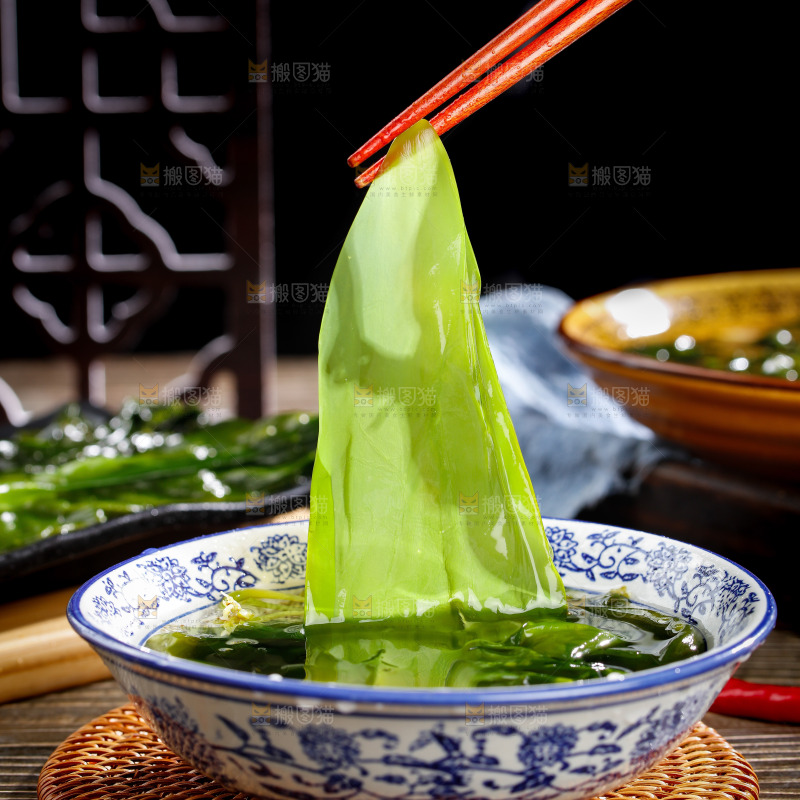 木底上的海带苗