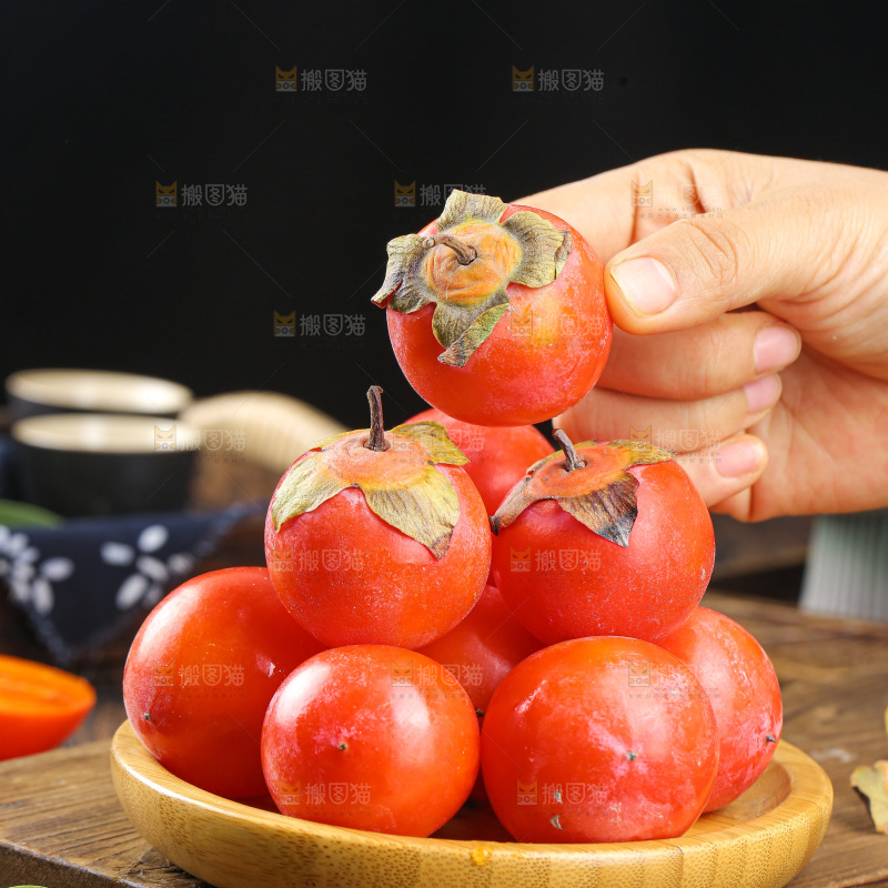 深底上的珍珠蜜柿