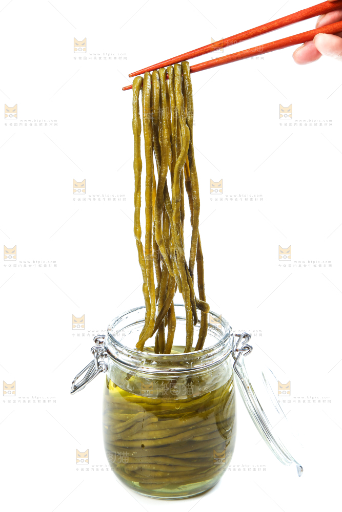 白底上的酸豆角