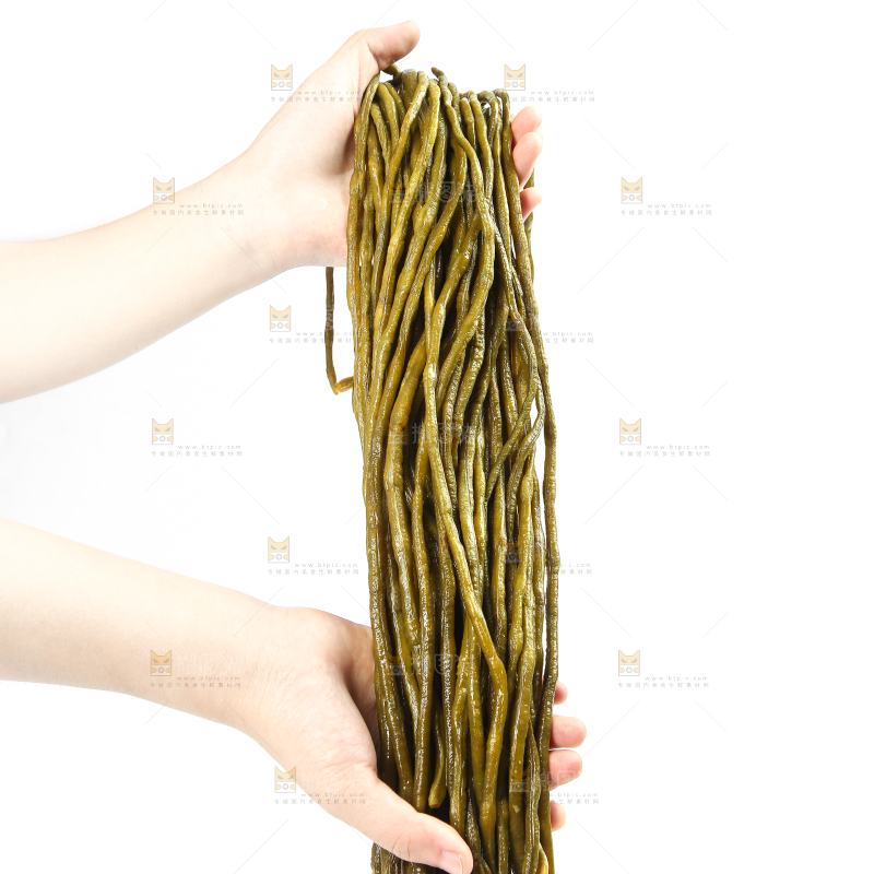 白底上的酸豆角