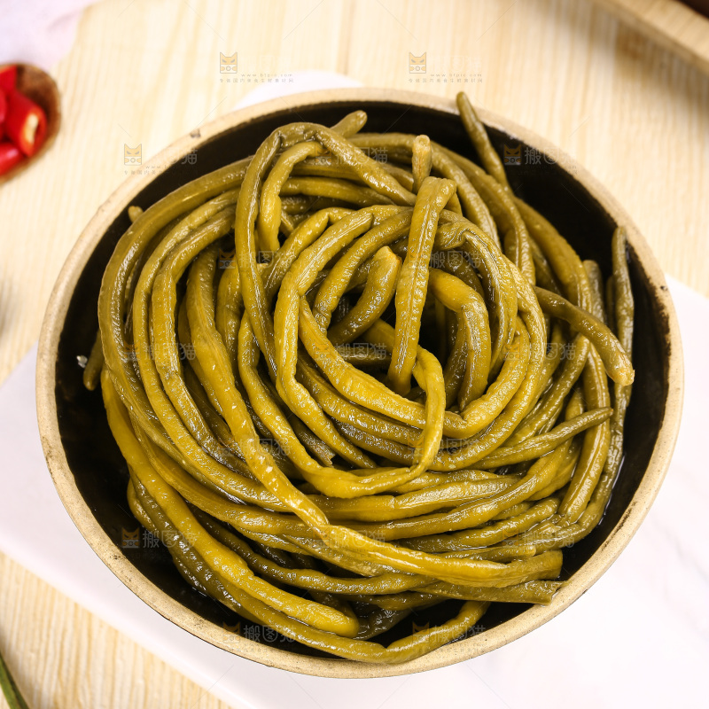 浅底上的酸豆角