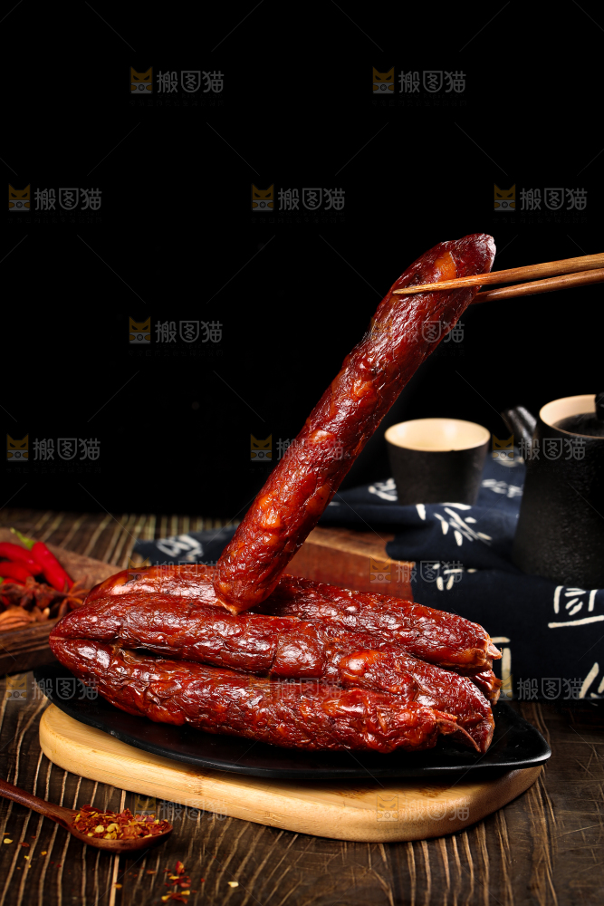 深底上的麻辣香肠