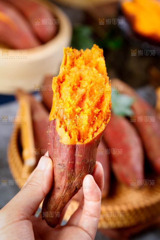 深底上的西瓜红蜜薯