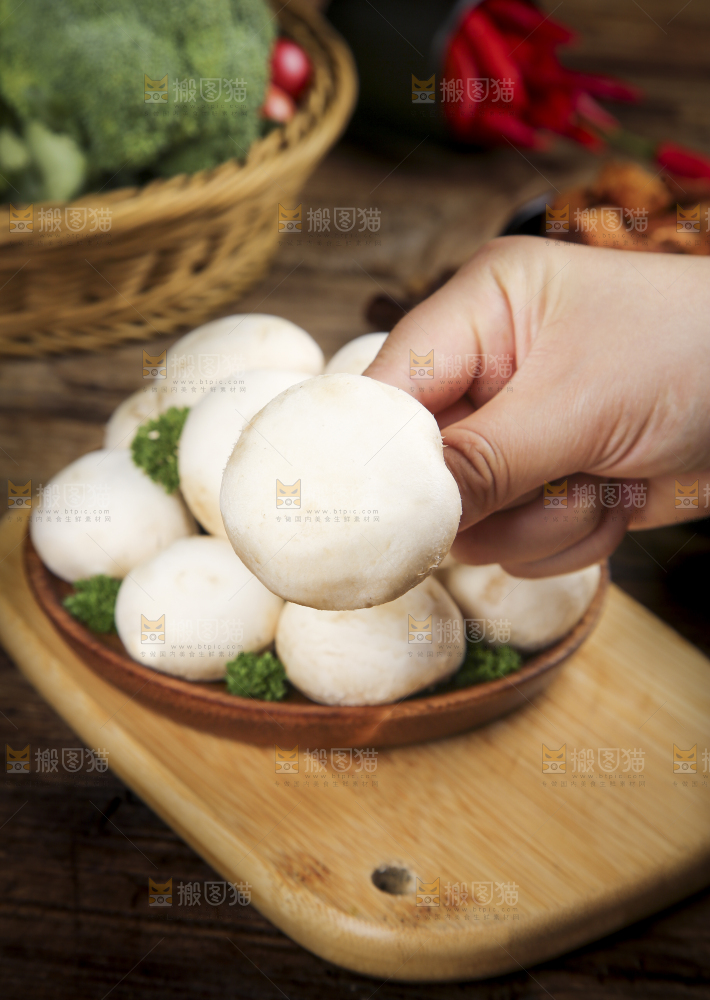 深底上的口蘑