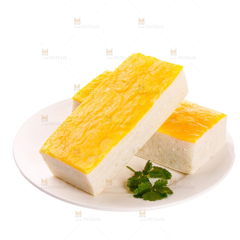 白底上的鱼糕
