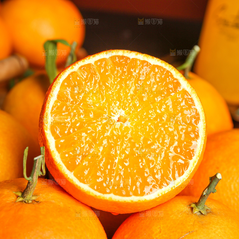 深底上的红美人柑橘