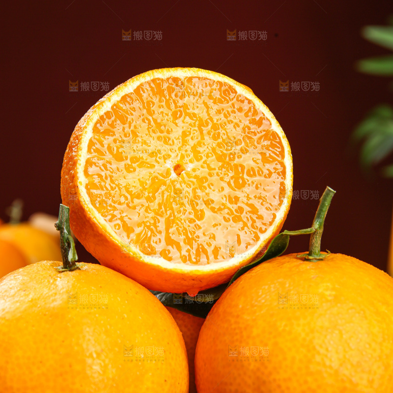 深底上的红美人柑橘
