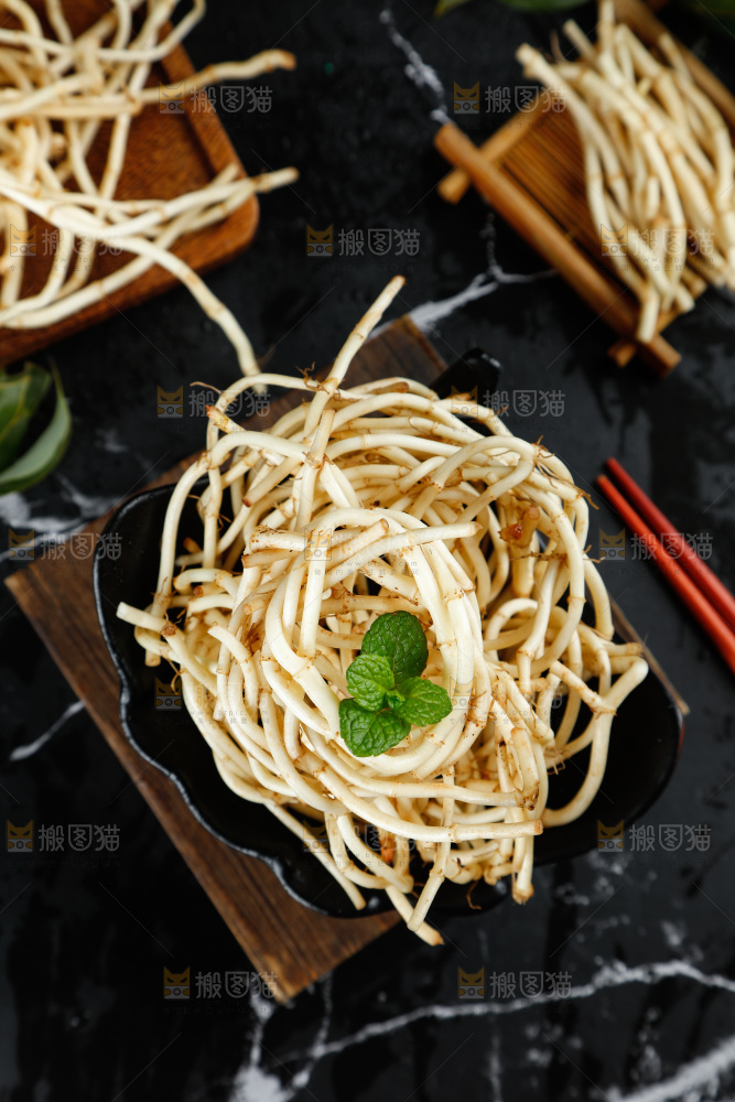 深底上的折耳根