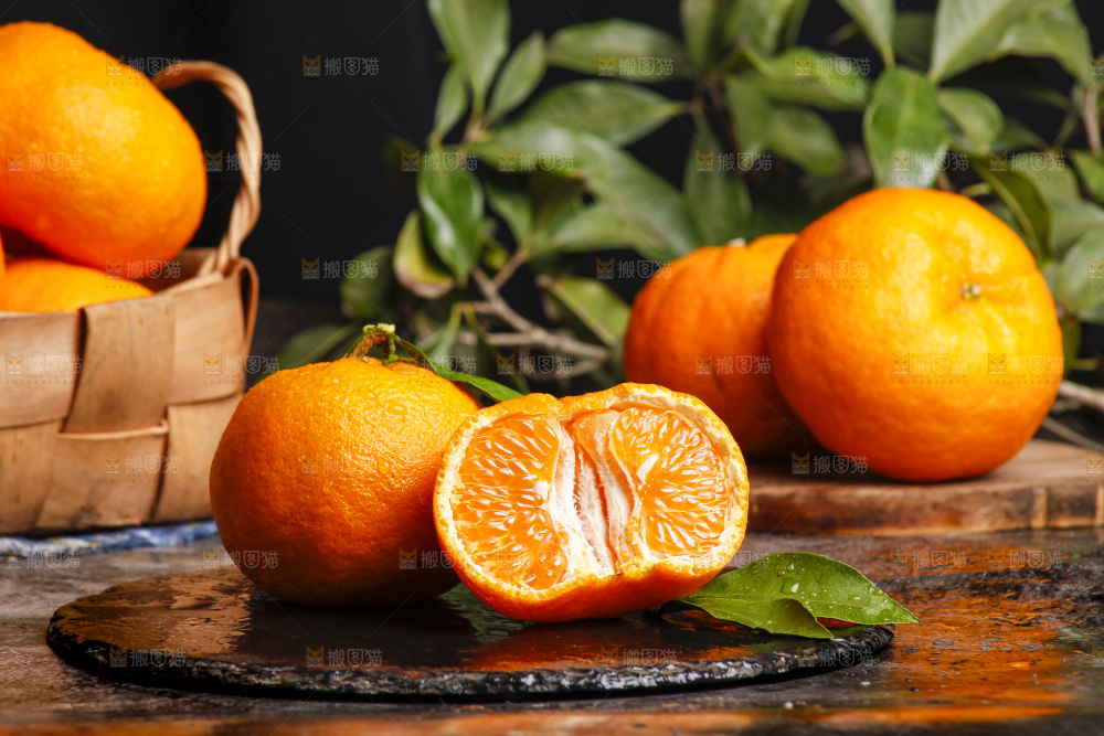 深底上的蜜桔