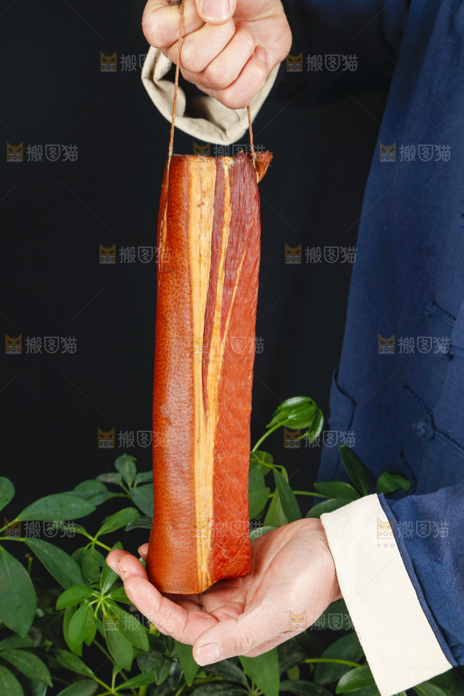 深底上的腊肉