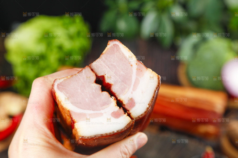深底上的腊肉