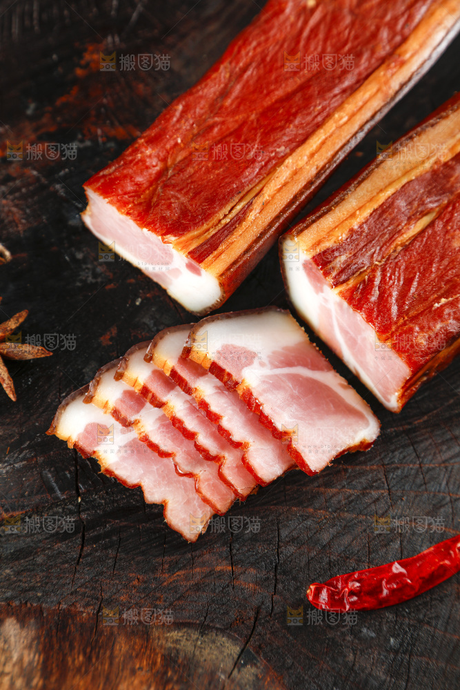 深底上的腊肉