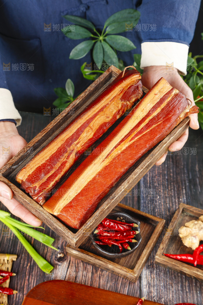 深底上的腊肉