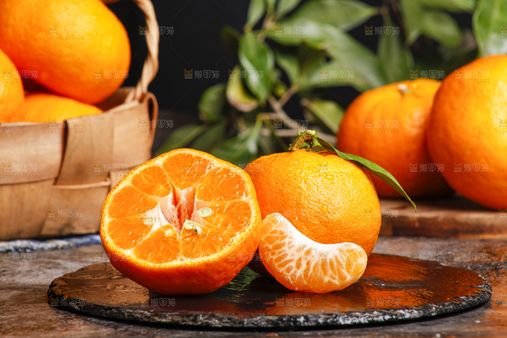 深底上的蜜桔