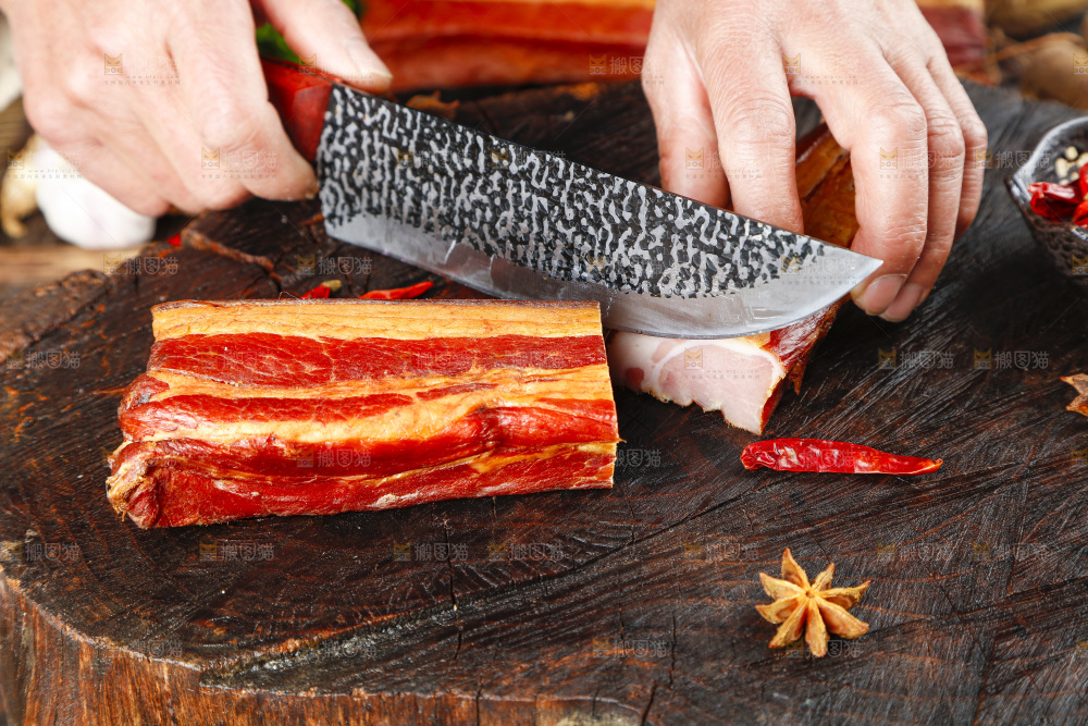 深底上的腊肉