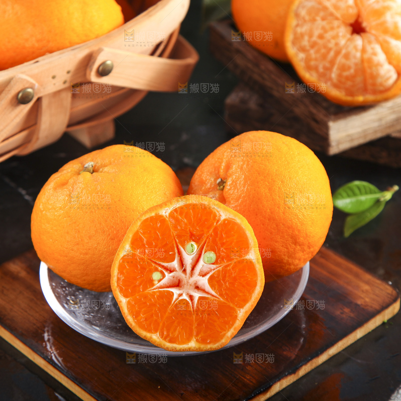 深底上的蜜桔