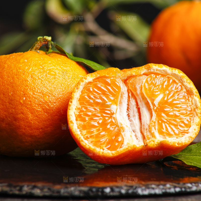 深底上的蜜桔