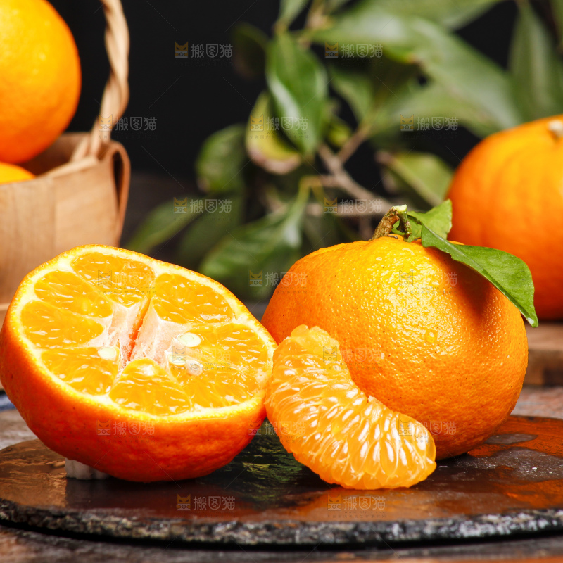 深底上的蜜桔
