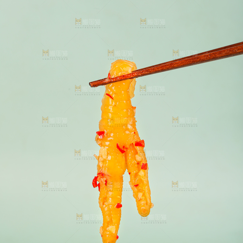 浅底上的无骨鸡爪