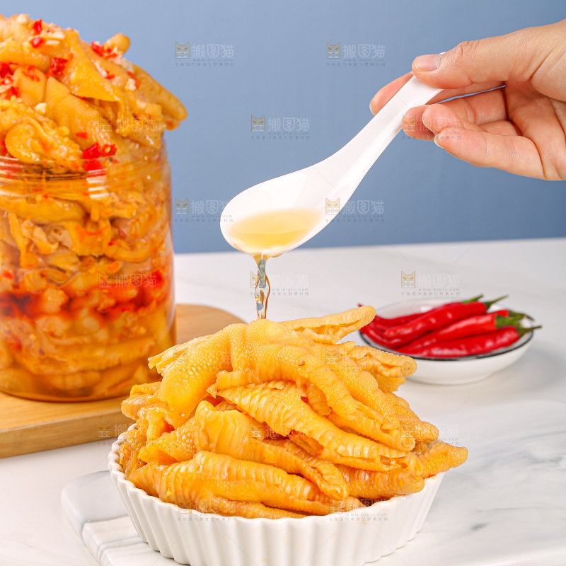 浅底上的无骨鸡爪