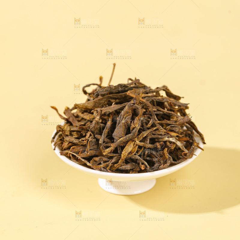 浅底上的茶叶