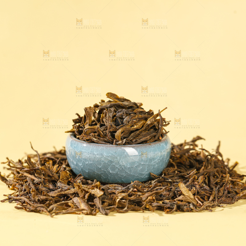 浅底上的茶叶