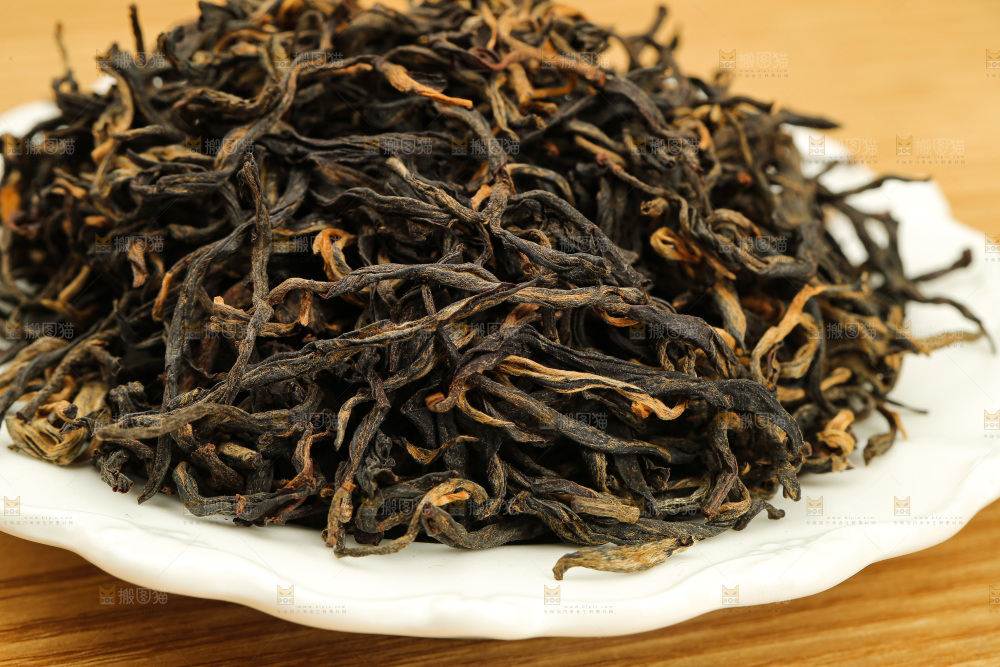 浅底上的有机红茶