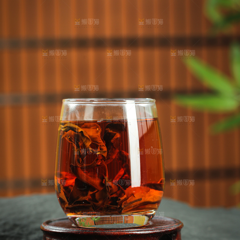 深底上的有机红茶