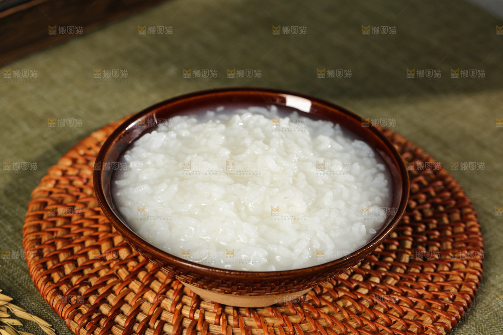 深底上的大米